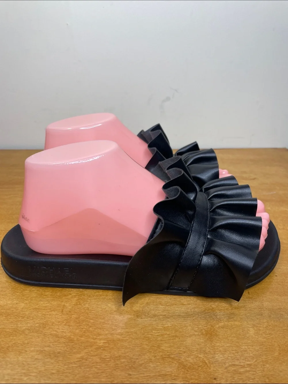 MICHAEL Michael Kors Black Ruffle Slide Sandals. Size 7